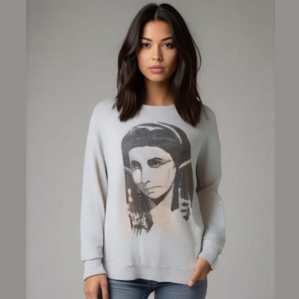 TOPTEN10 Unique Liz Taylor as Cleopatra Sweatshirt, Size Generous Small